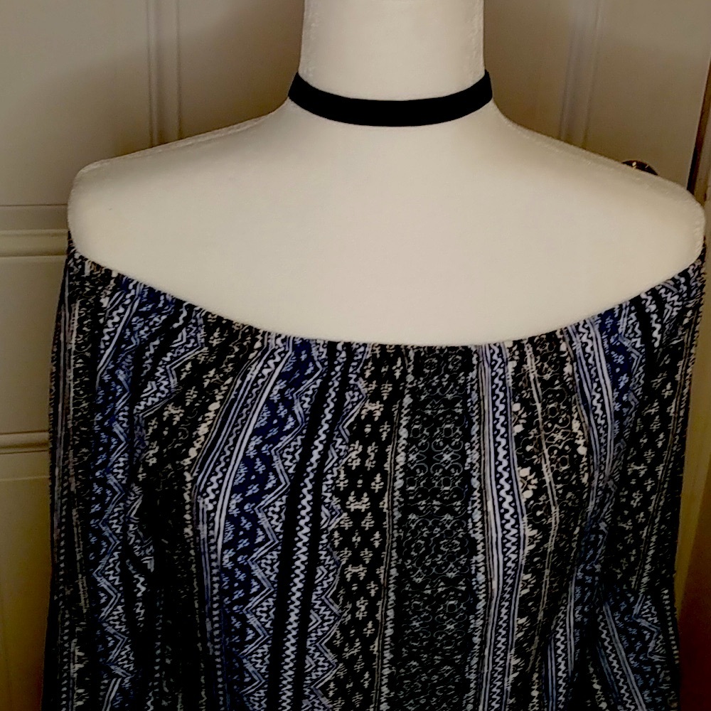 💗CLOSET CLOSE OUT💗
NWT Kristin Nicole Dress & Choker Size Large